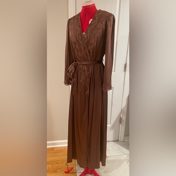 Vintage Vassarette Satin Peignoir Robe Chocolate Brown With Lace Trim - Picture 4 of 14